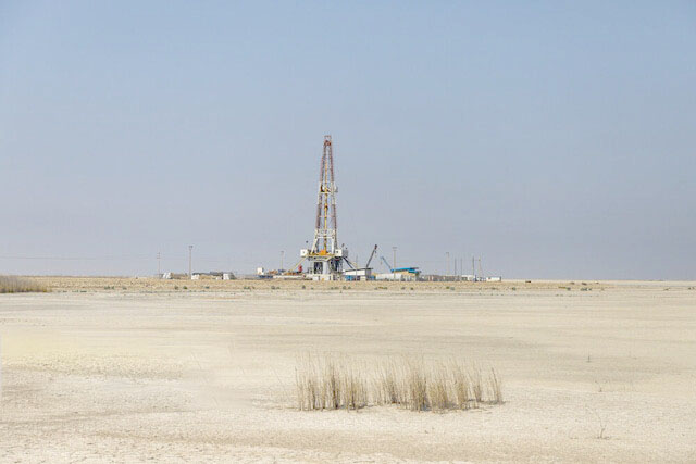 خسارت ۷۰ میلیاردی ‌آلودگی‌های‌ نفتی به خاک خوزستان